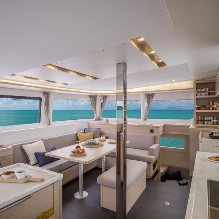 Overseas | Lagoon 46 Flybridge photo 16