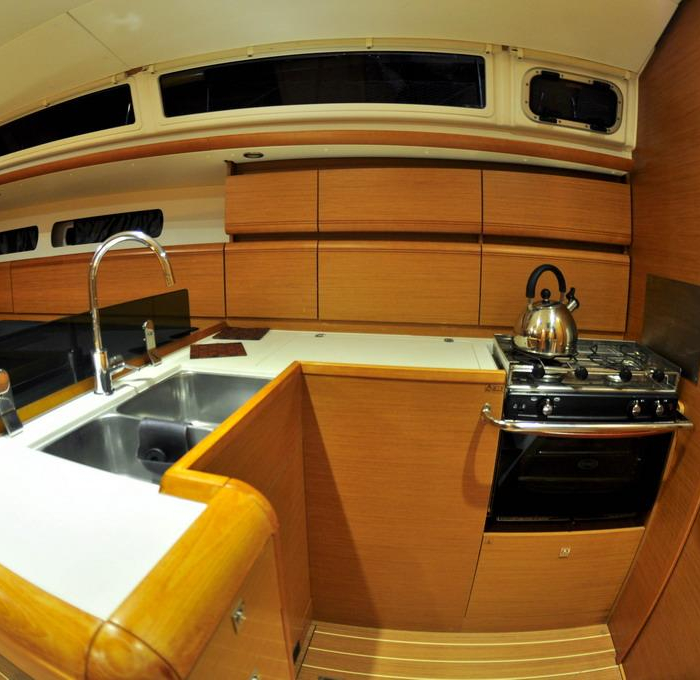 Aeriko | Sun Odyssey 439 photo 8