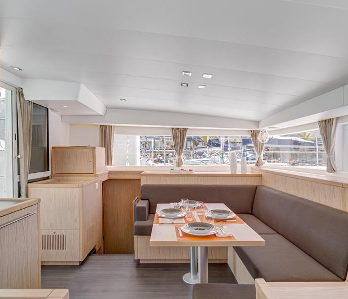 Christina I | Lagoon 400 S2 photo 2