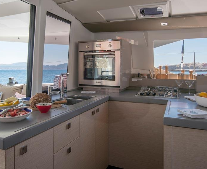 Flonja | Fountaine Pajot Astrea 42 photo 9