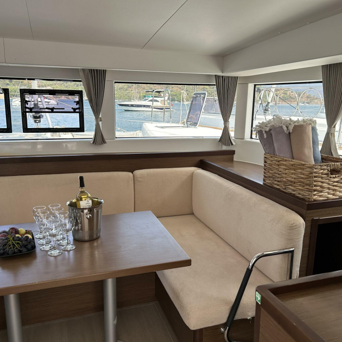 Mithra | Lagoon 40 photo 10