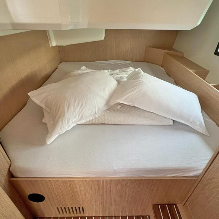 Palma | Bavaria C42 photo 4