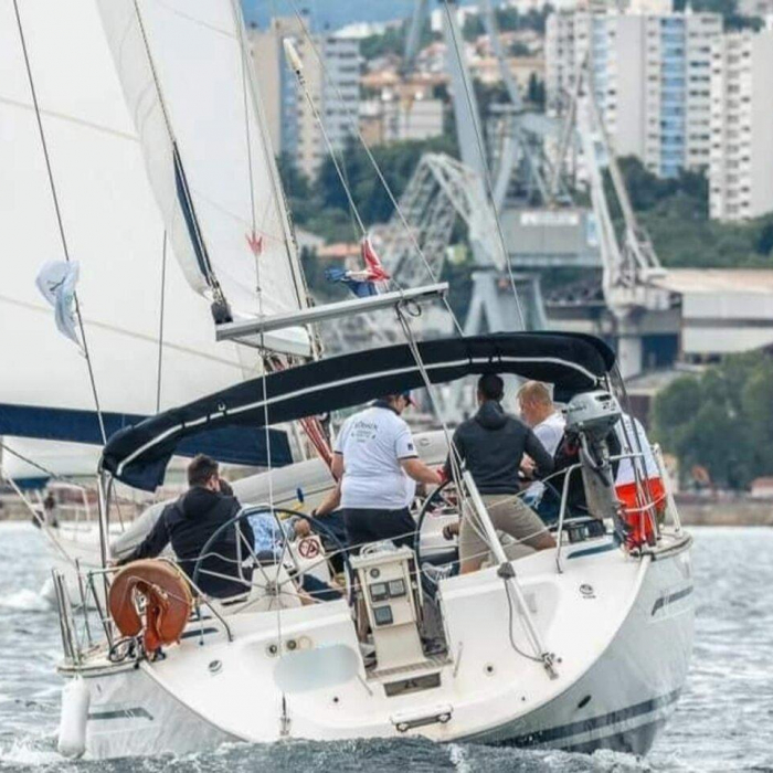 Sea Toy | Bavaria 44 photo 1