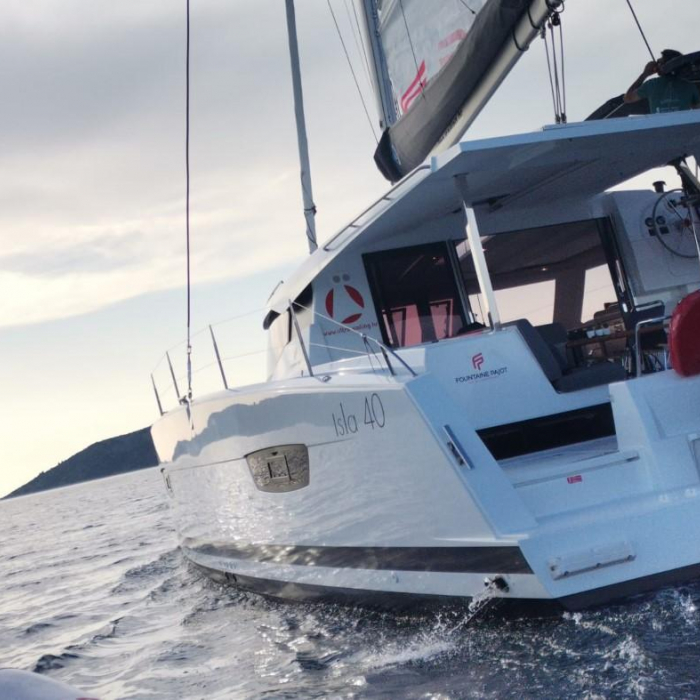 Sailor Venus | Fountaine Pajot Isla 40 photo 4