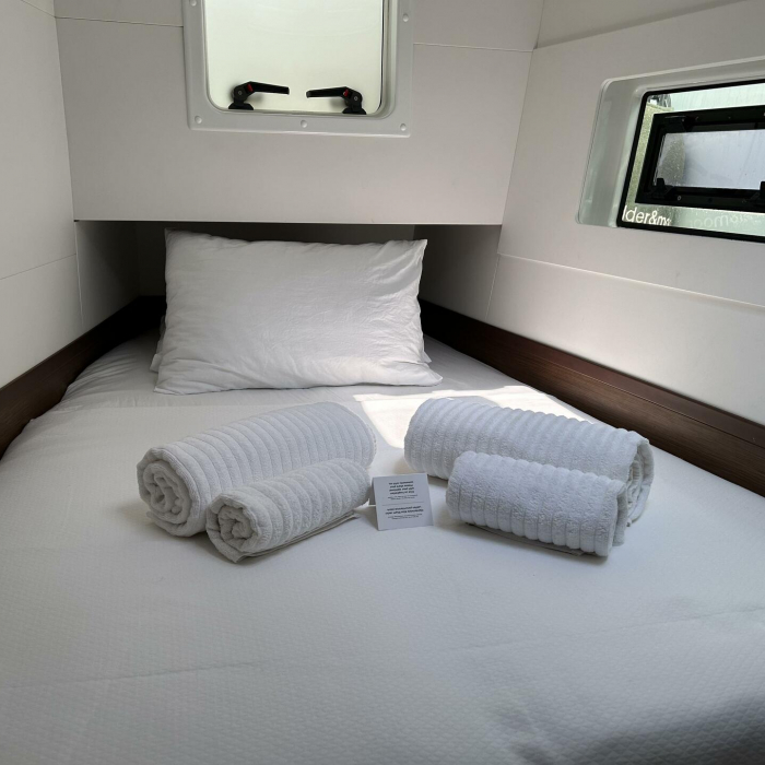 Mithra | Lagoon 40 photo 21