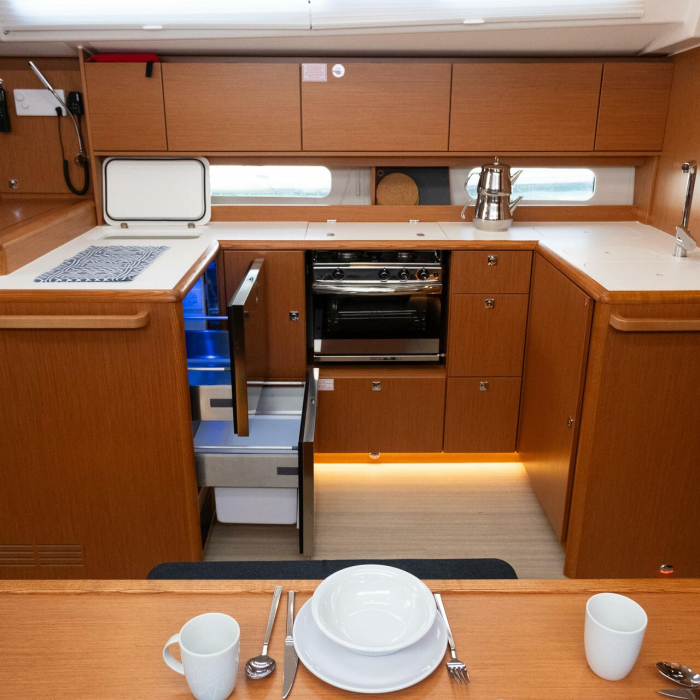 Iris | Bavaria C46 photo 19