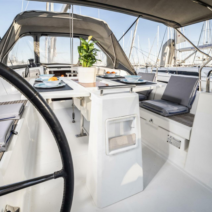 Rania | Oceanis 38.1 photo 5