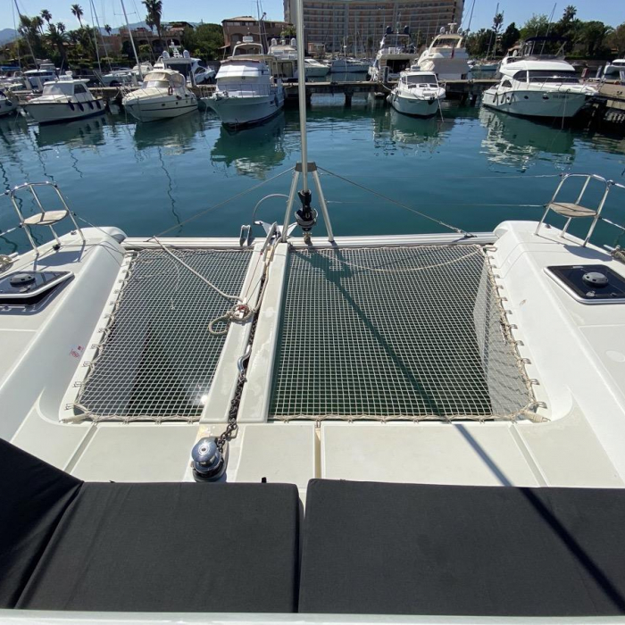 Blue Eyes | Lagoon 42 photo 8