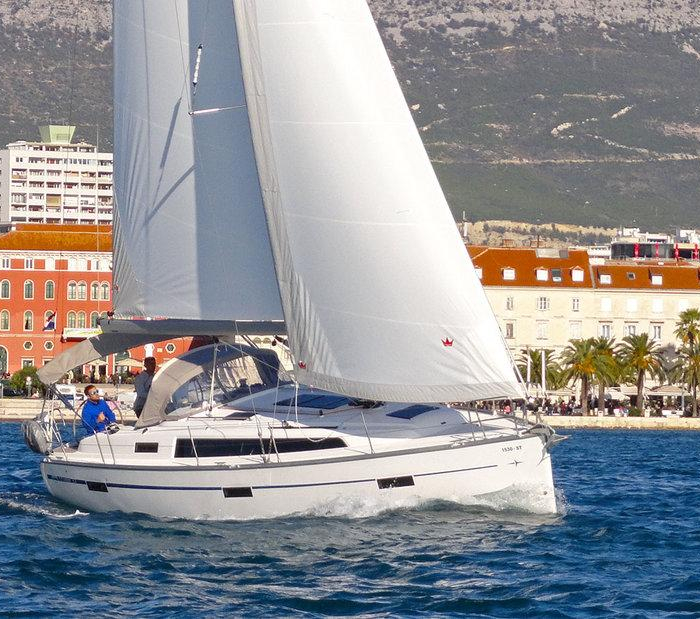 Lirica | Bavaria Cruiser 37 photo 2