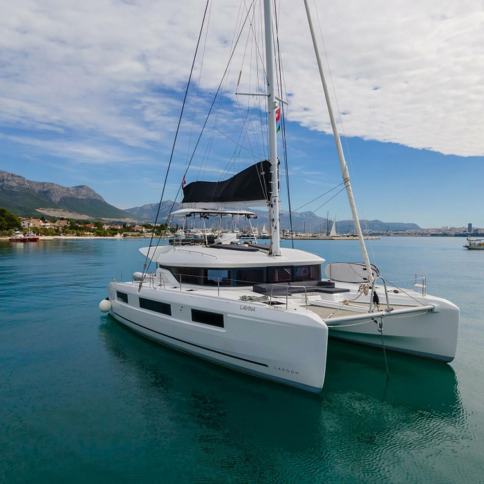 Lavina | Lagoon 51 photo 11