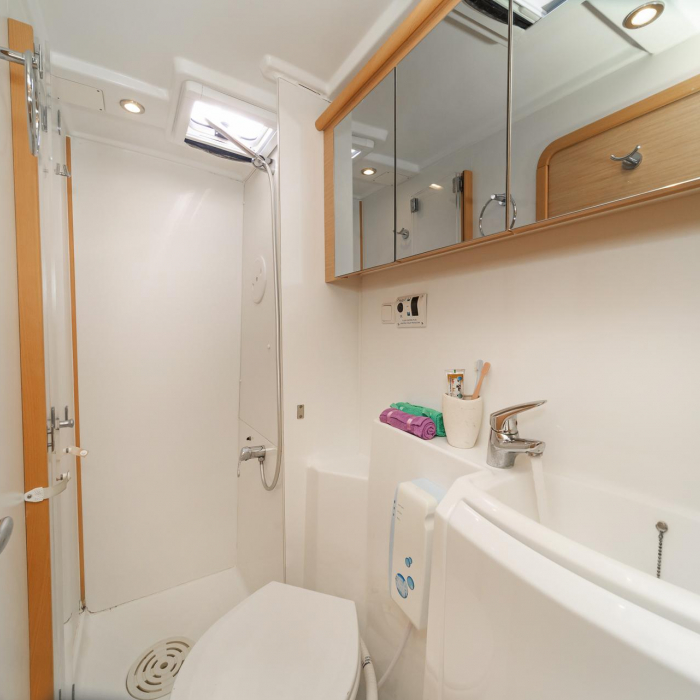 Silverstar II | Lagoon 421 A/C - GEN photo 16