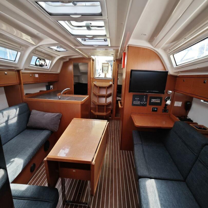 Almira | Bavaria Cruiser 37 photo 14