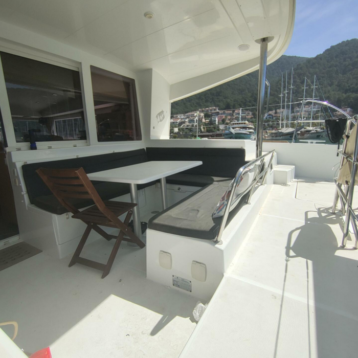 Santi | Lagoon 400 photo 22