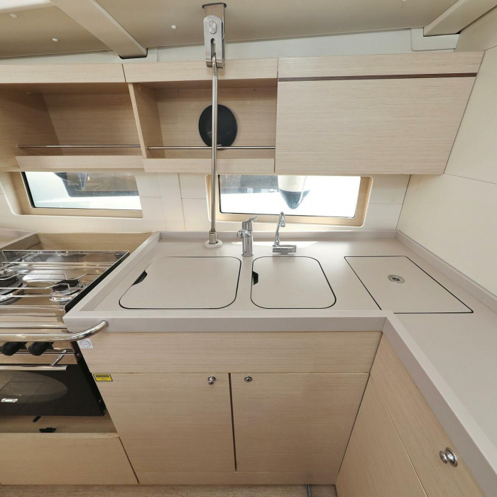 Lambda | Oceanis 46.1 photo 14