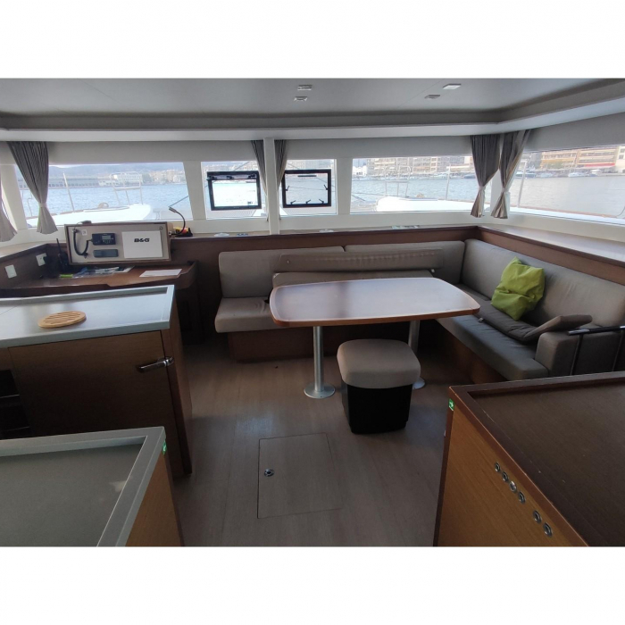 Alex Jr. | Lagoon 450 Flybridge photo 5