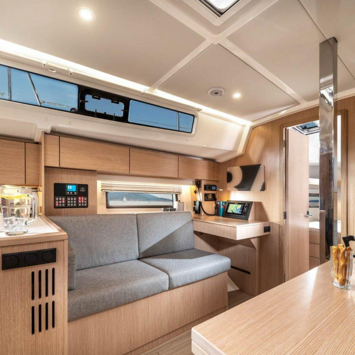 Juju | Bavaria C42 photo 11