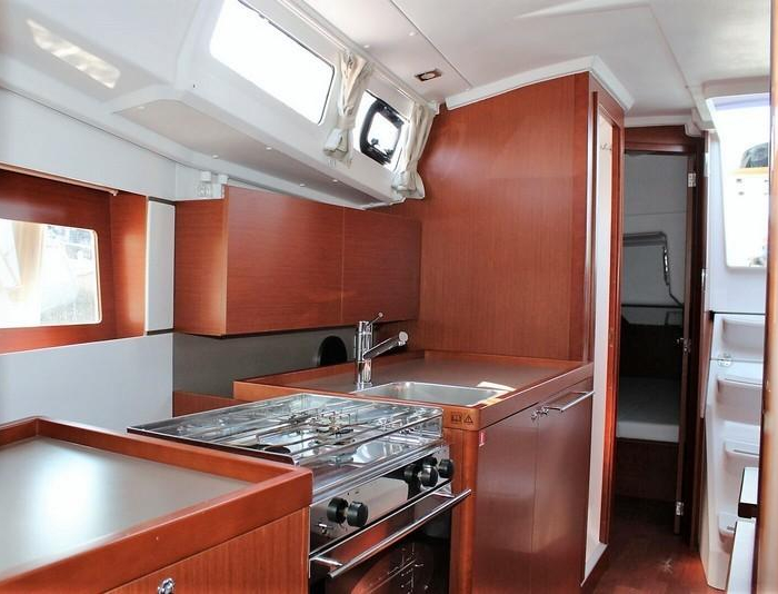 JEAN MICHEL | Beneteau Oceanis 35 photo 14
