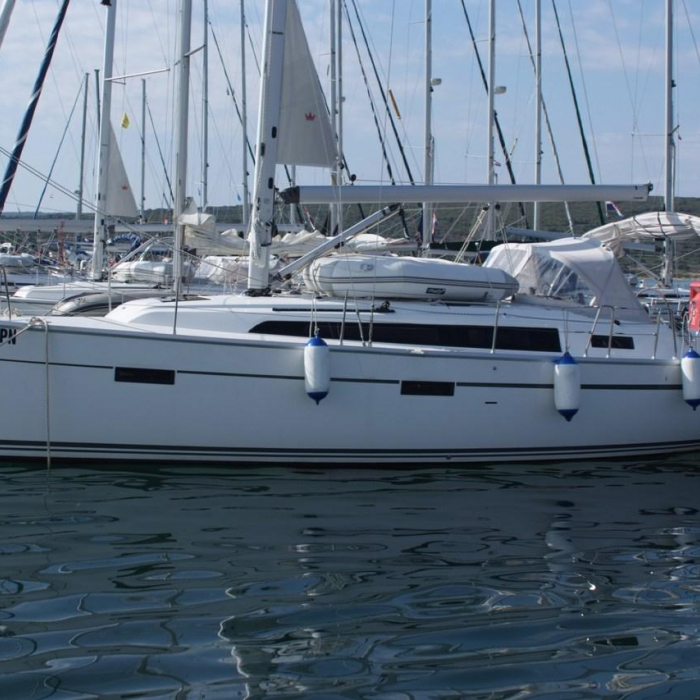 Dori | Bavaria Cruiser 37 photo 5