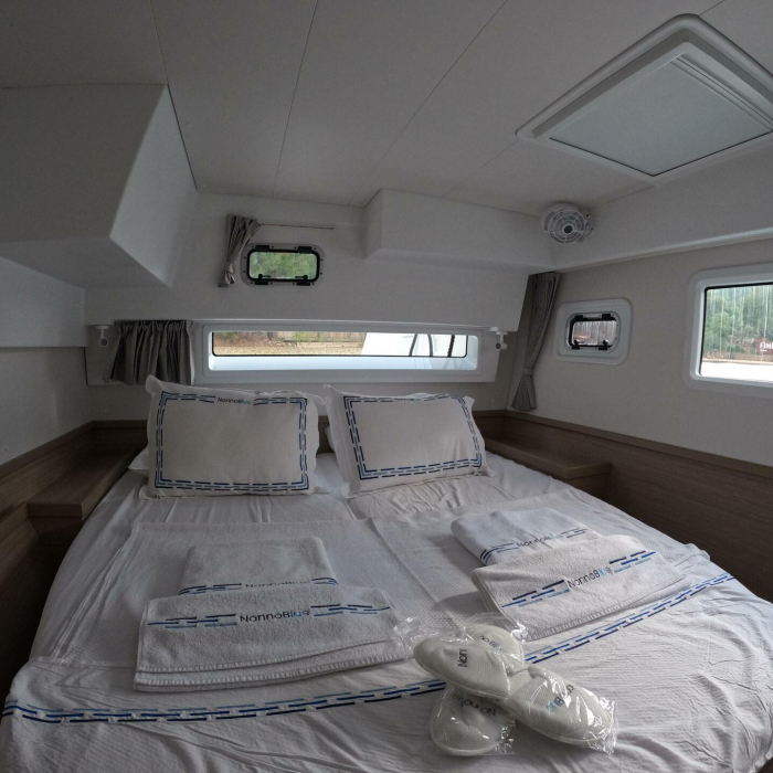 Rena | Lagoon 42 photo 11