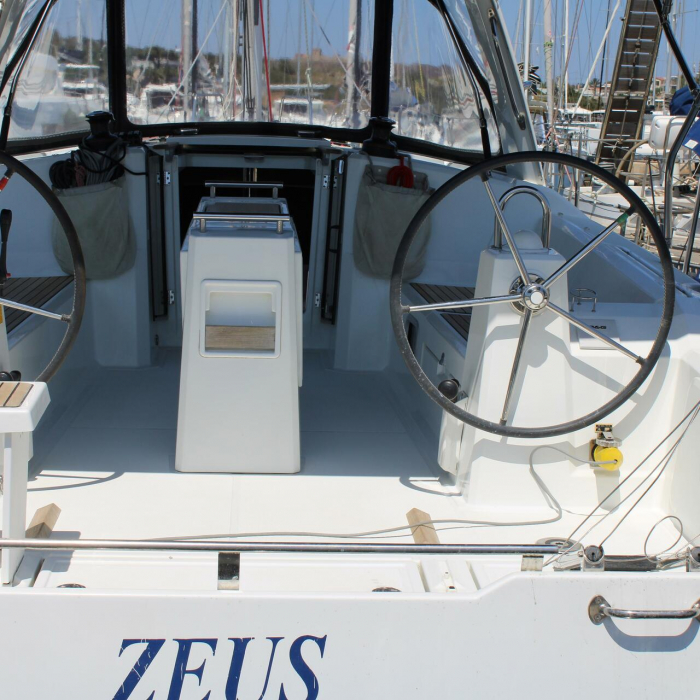Zeus | Oceanis 38.1 photo 9