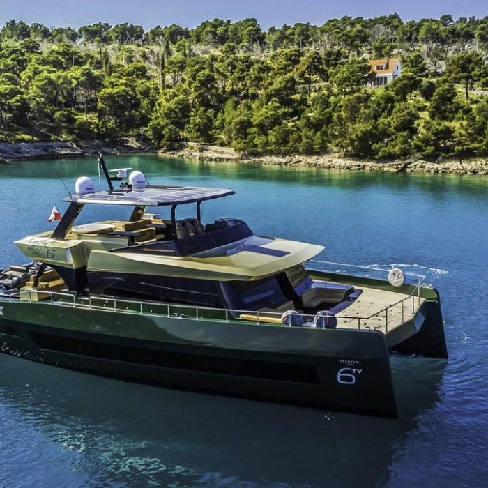 Over the Moon | Moon 6TY Power photo 2