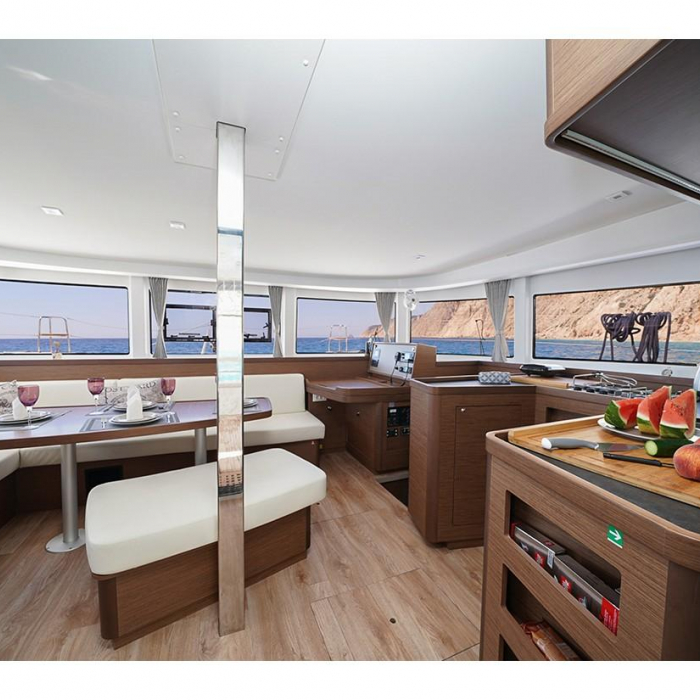 Catalina | A/C generator watermaker | Lagoon 42 photo 9