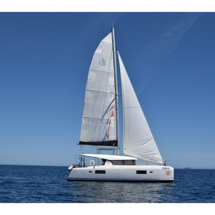 Memi | Lagoon 42 photo 3