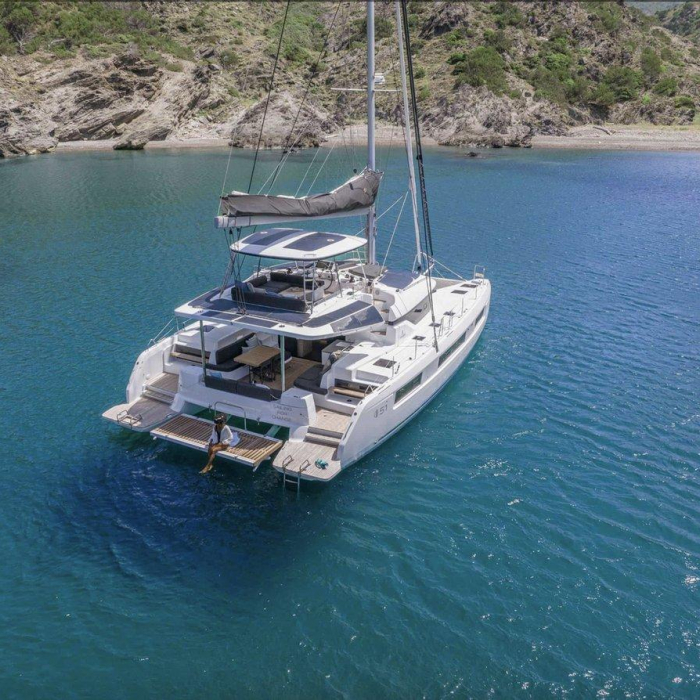 Arctic Dream | Lagoon 51 photo 4