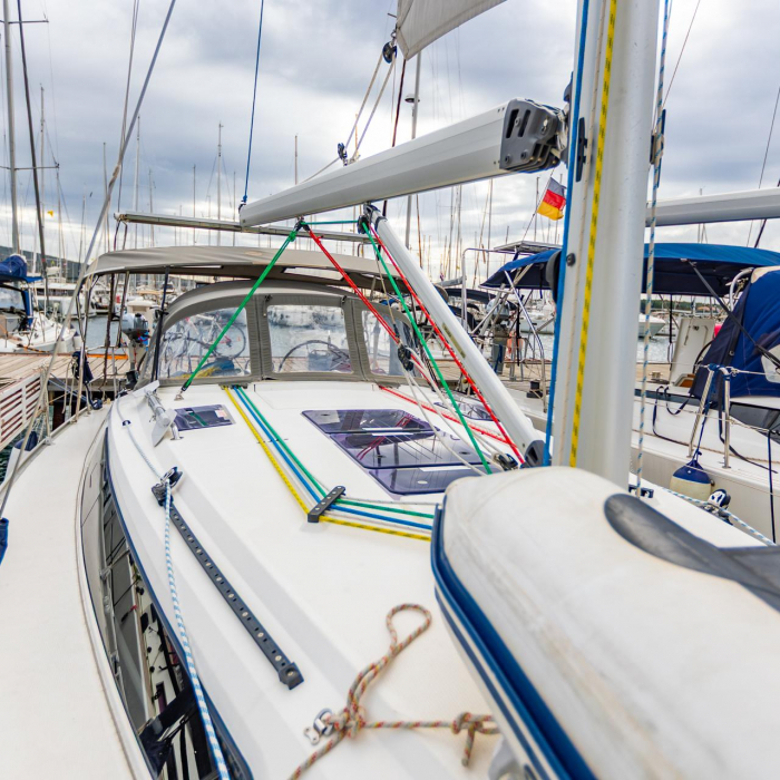 Fjaka | Bavaria Cruiser 37 photo 14