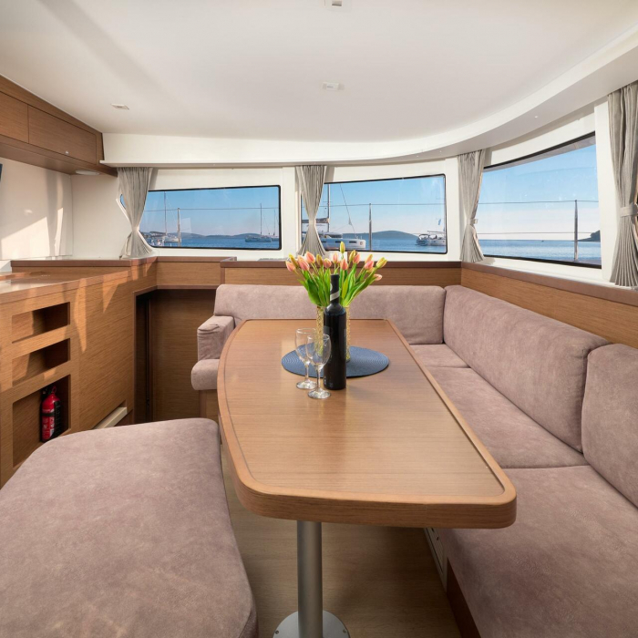 Barney | Lagoon 42 photo 15