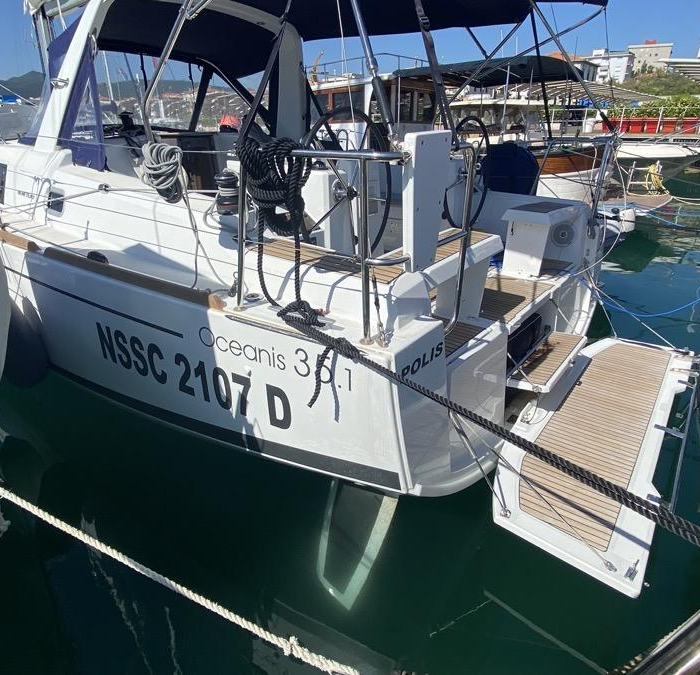 Polis | Oceanis 35.1 photo 11