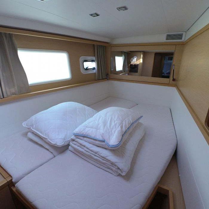 Belo | Lagoon 450 F photo 11