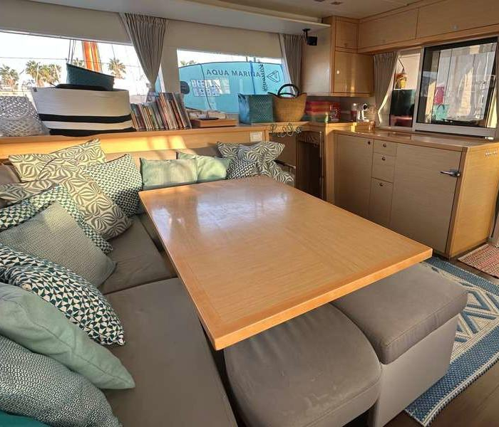 Branchia | Lagoon 450 Fly photo 9