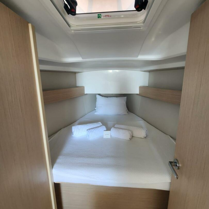 Lima | Oceanis 30.1 photo 14