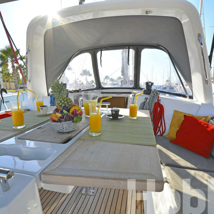 Hobbit | Oceanis 35 photo 23