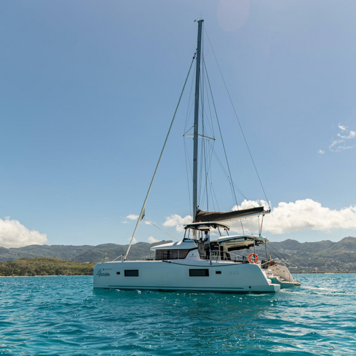 Vanessa | Lagoon 42 photo 13