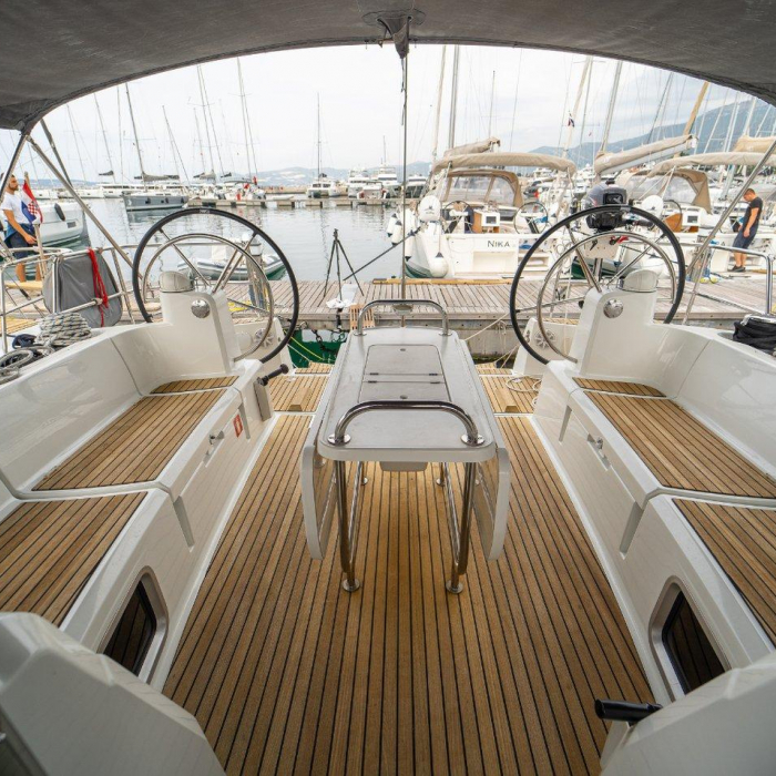 Ciao Bao | Sun Odyssey 519 photo 19