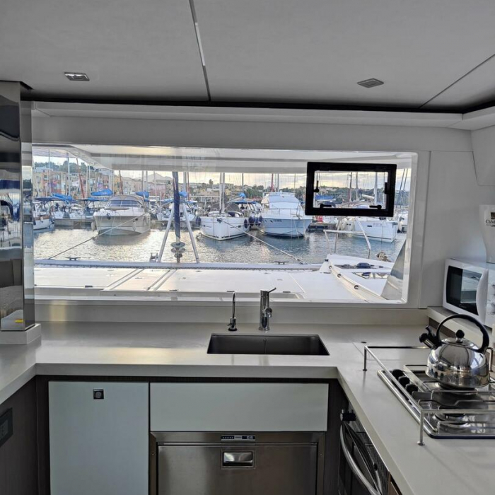 Lady Lety | Leopard 45 photo 8