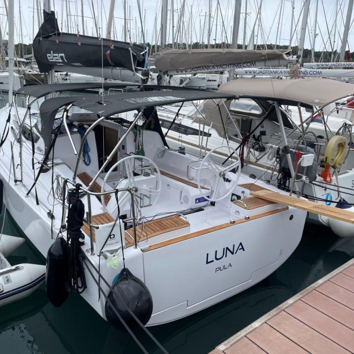 Luna | Elan E4 photo 3