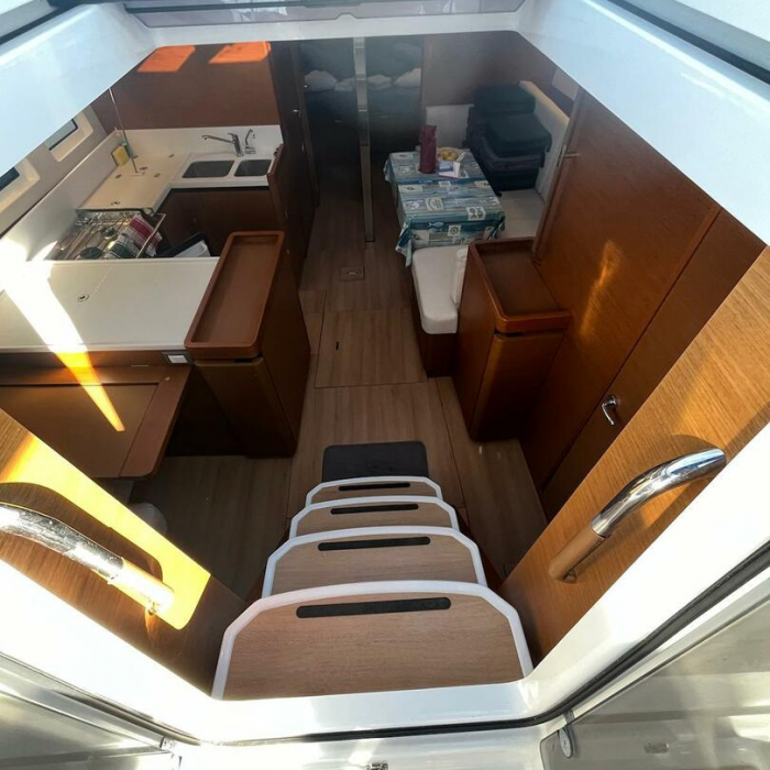 Maryann | Sun Odyssey 440 photo 3