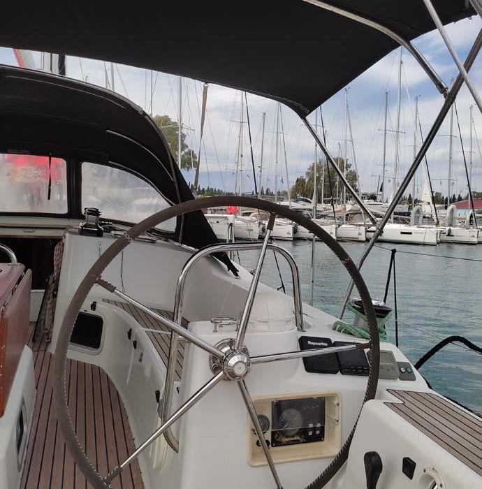 Miss Elli | Sun Odyssey 44i photo 2