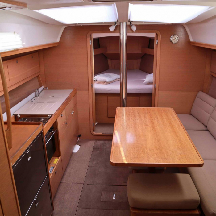 Economy | Dufour 382 GL photo 6