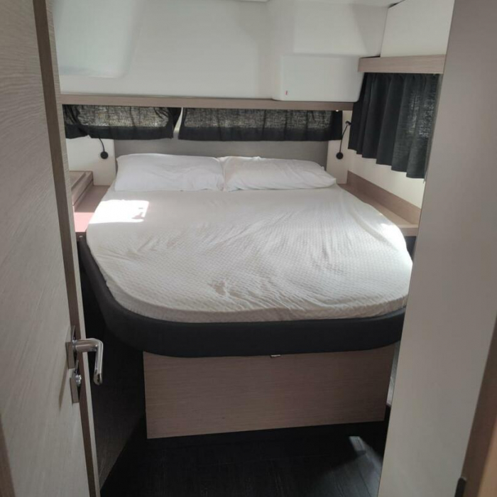 Isla | Fountaine Pajot Isla 40 photo 21