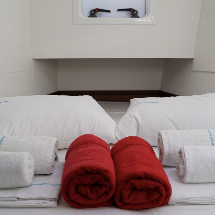 Chios | Lagoon 40 photo 19