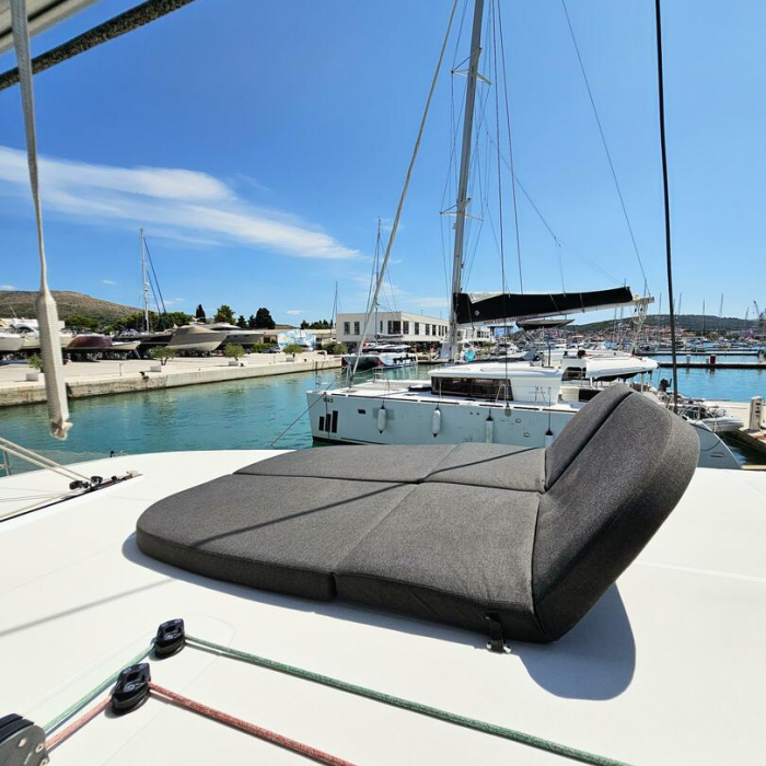 Nera | Lagoon 42 photo 5