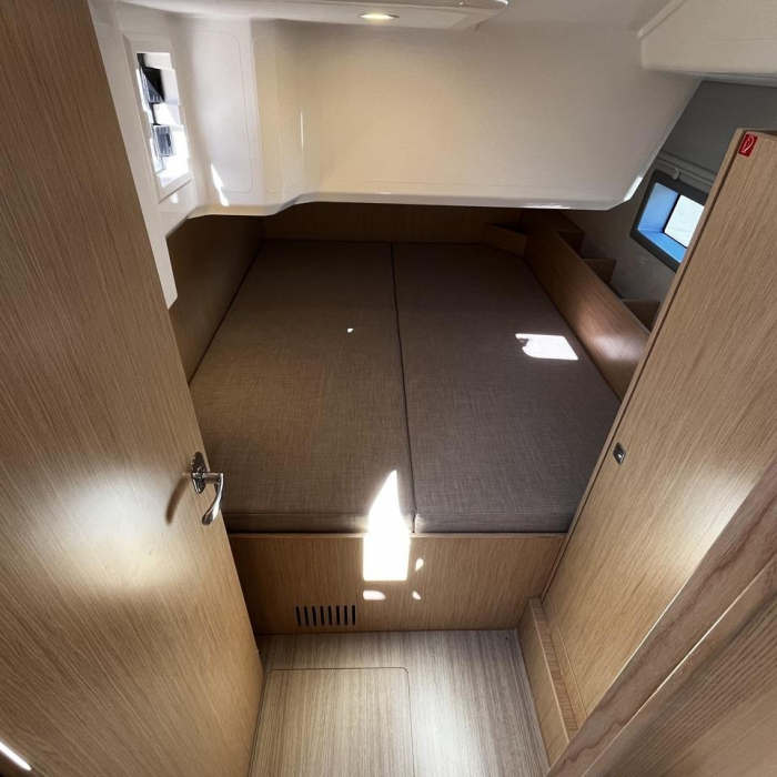 Babe | Bavaria C38 photo 10