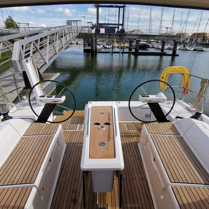 Antares | Dufour 390 Grand Large photo 10