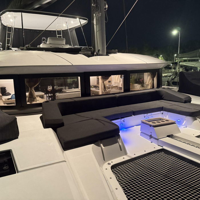 Athena Blu | Lagoon 51 photo 19