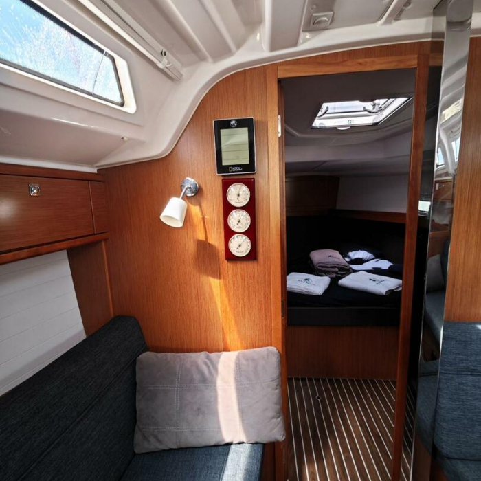 Almira | Bavaria Cruiser 37 photo 10