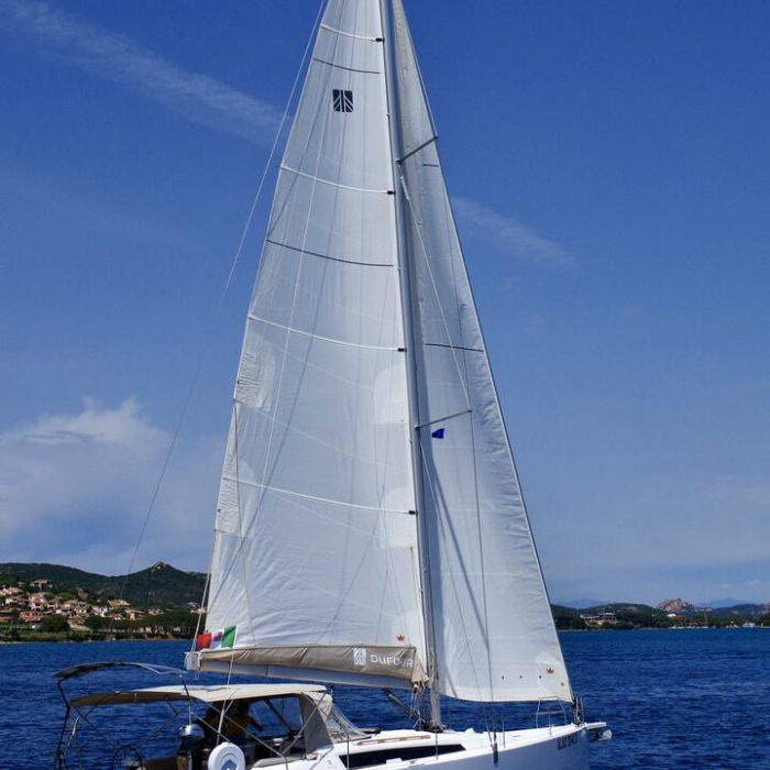 Noah - Water maker, Solar Panel | Dufour 430 photo 13